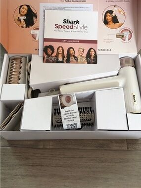 Shark SpeedStyle RapidGloss Hair Dryer - Cream & Rose Gold
